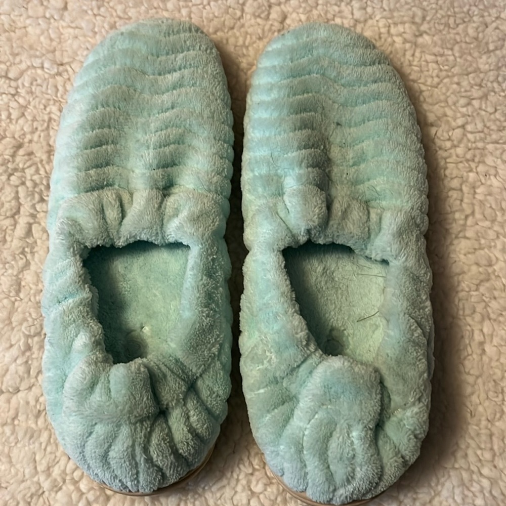 Acorn slippers. New without tags.